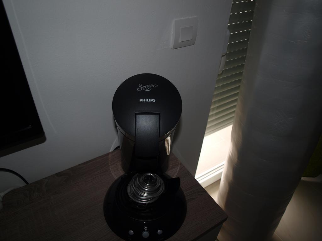 Panorama Sunset Apartments Cres Room photo