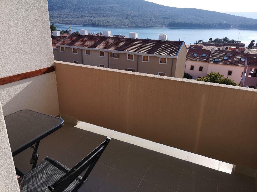 Panorama Sunset Apartments Cres Exterior photo